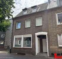 Haus zum Kaufen in Emmerich am Rhein 220.000,00 € 207.2 m²