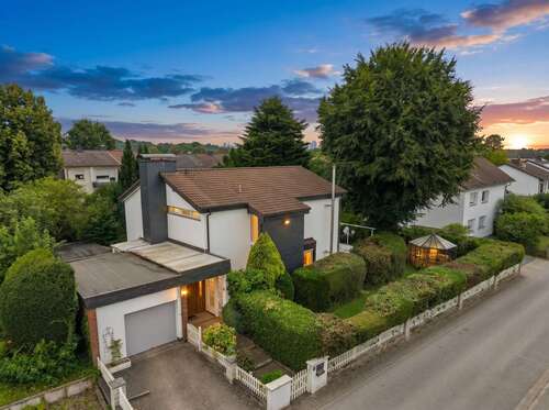 Foto - Haus zum Kaufen in Schwalbach am Taunus 895.000,00 € 166.96 m²