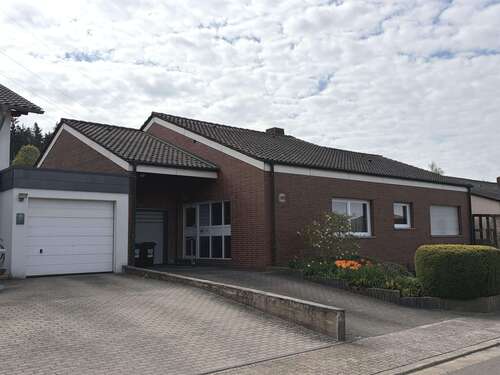 Foto - Haus zum Kaufen in Schwalbach 312.000,00 € 146 m²