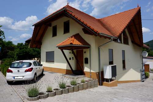 Foto - Haus zum Mieten in Albersweiler 1.600,00 € 181.94 m²