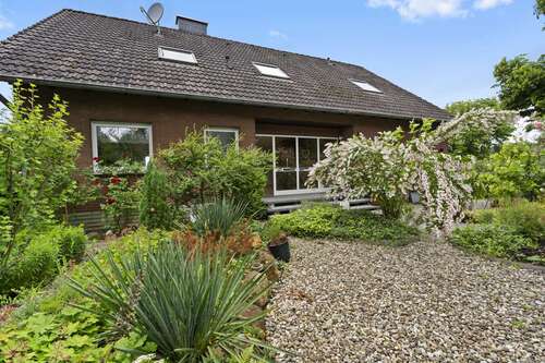 Foto - Haus zum Kaufen in Paderborn Neuenbeken 450.000,00 € 228 m²