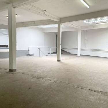 Foto - Halle in Düsseldorf 2.400,00 € 340 m²