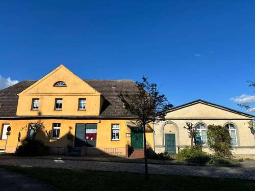 Foto - Haus zum Kaufen in Neustadt (Dosse) 340.000,00 € 300 m²