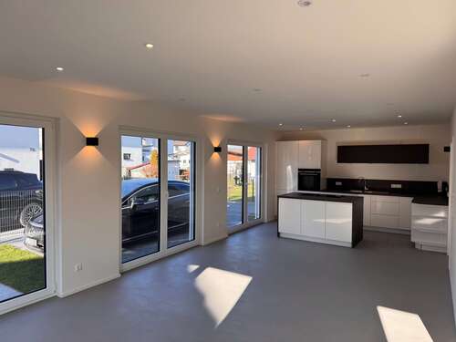 Foto - Haus zum Mieten in Raubling 2.490,00 € 155 m²