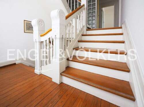 Foto - Haus zum Kaufen in Saarbrücken 925.000,00 € 336 m²