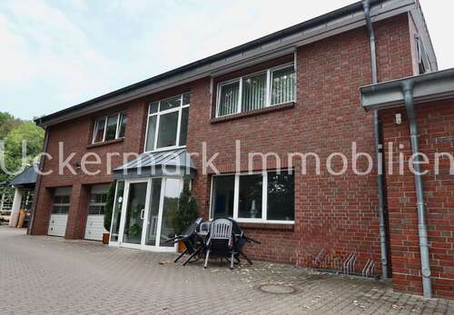 Foto - Haus zum Kaufen in Neustrelitz 699.000,00 € 152 m²