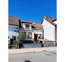 Haus zum Kaufen in Hütschenhausen 125.000,00 € 136.7 m²