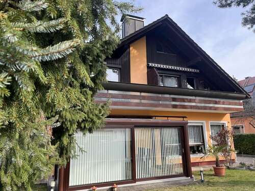 Foto - Haus zum Kaufen in München 1.395.000,00 € 250 m²