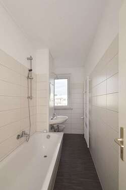 Foto - Wohnung zum Mieten in Halle (Saale) 371,61 € 60.82 m²