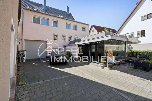 Foto - Haus zum Kaufen in Metzingen 799.000,00 € 307 m²
