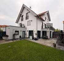 Haus zum Mieten in Bruchköbel 2.950,00 € 190 m²