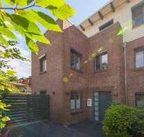 Haus zum Mieten in Hamburg 4.200,00 € 210 m²