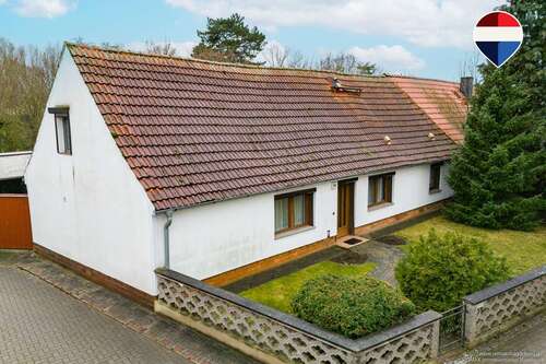 Foto - Haus zum Kaufen in Eichenbarleben 99.000,00 € 81.8 m²