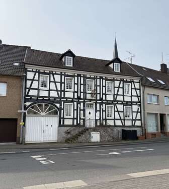Foto - Haus zum Kaufen in Euskirchen 550.000,00 € 425 m²