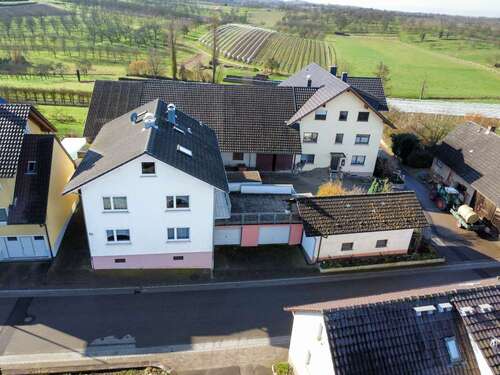 Foto - Haus zum Kaufen in Appenweier-Nesselried 480.000,00 € 220 m²
