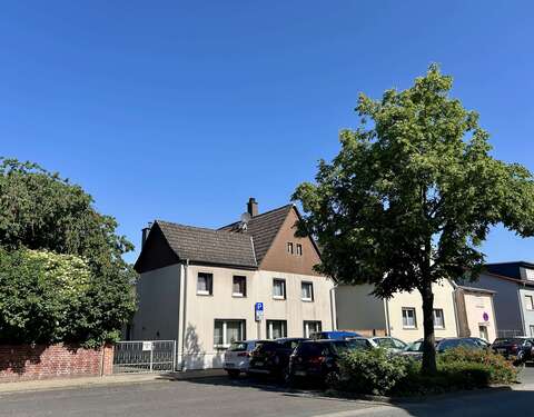 Foto - Haus zum Kaufen in Schöneck (Büdesheim) 245.000,00 € 138 m²