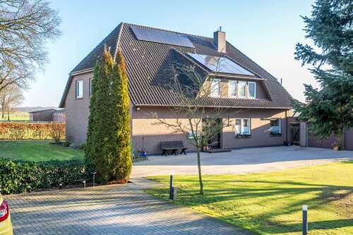 Foto - Haus zum Kaufen in Hatten 579.000,00 € 272 m²