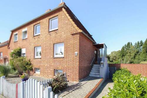 Foto - Haus zum Kaufen in Lübeck 149.900,00 € 111.12 m²