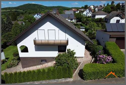 Foto - Haus zum Kaufen in Niedenstein 389.000,00 € 150 m²