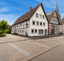 Haus zum Kaufen in Lügde 85.000,00 € 250 m²
