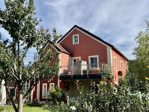 Foto - Haus zum Kaufen in Regenstauf 590.000,00 € 190 m²