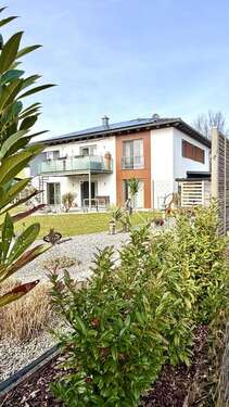 Foto - Haus zum Kaufen in Osterhofen 888.800,00 € 237 m²