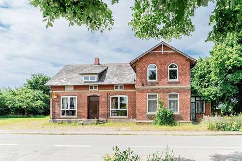 Foto - Haus zum Kaufen in Schnarup-Thumby 225.000,00 € 269 m²