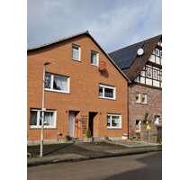 Haus zum Kaufen in Höxter-Lüchtringen 97.000,00 € 210 m²