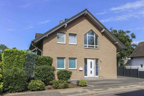 Foto - Haus zum Kaufen in Hückelhoven 495.000,00 € 162 m²