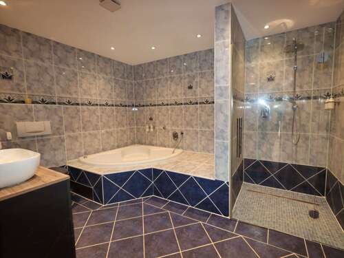 Foto - Haus zum Kaufen in Aßlar 497.000,00 € 362.83 m²