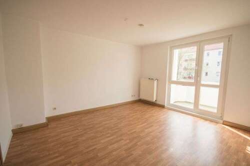 Foto - Wohnung zum Mieten in Halle (Saale) 320,00 € 49.28 m²