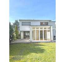 Haus zum Kaufen in Frankfurt 980.000,00 € 313.43 m²