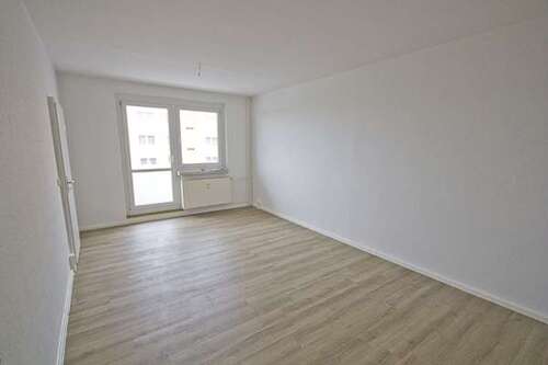 Foto - Wohnung zum Mieten in Halle (Saale) 237,00 € 47.31 m²