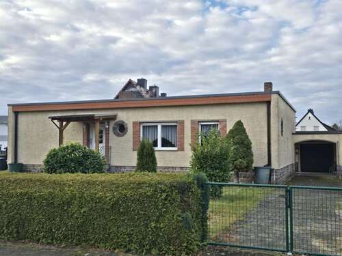 Foto - Haus zum Kaufen in Bitterfeld-Wolfen 230.000,00 € 110 m²