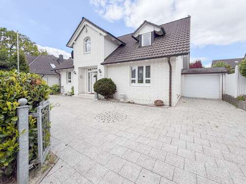 Foto - Haus zum Kaufen in Stapelfeld 1.230.000,00 € 256.98 m²