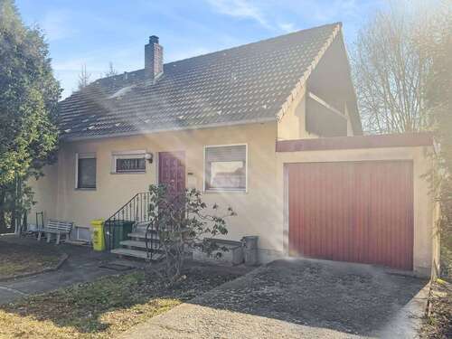 Foto - Haus zum Kaufen in Stockheim 162.000,00 € 92.39 m²