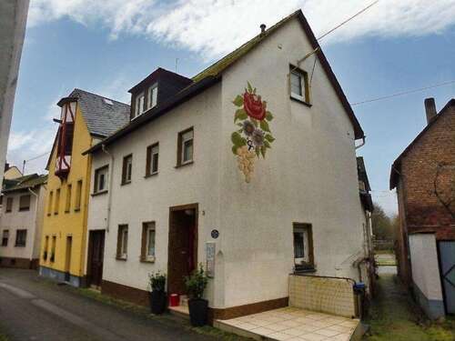 Foto - Haus zum Kaufen in Senheim 135.000,00 € 140 m²