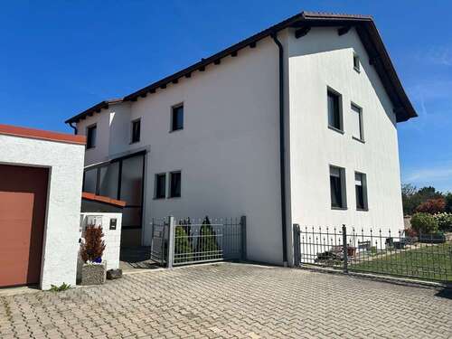 Foto - Wohnung zum Mieten in Adlkofen 1.100,00 € 122 m²