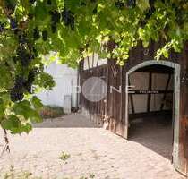Haus zum Kaufen in Freiburg im Breisgau 1.050.000,00 € 287.6 m²