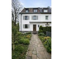 Haus zum Mieten in Nürnberg 2.750,00 € 196 m²