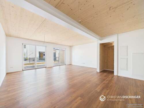 Foto - Haus zum Mieten in Neutraubling 1.701,68 € 126.05 m²