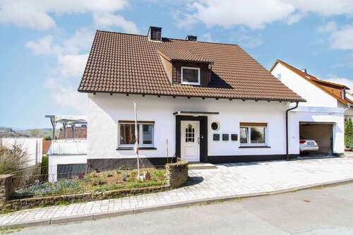 Foto - Haus zum Kaufen in Dautphetal 249.000,00 € 209.06 m²
