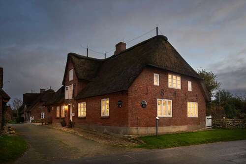 Foto - Haus zum Kaufen in Oldsum 1.500.000,00 € 274 m²