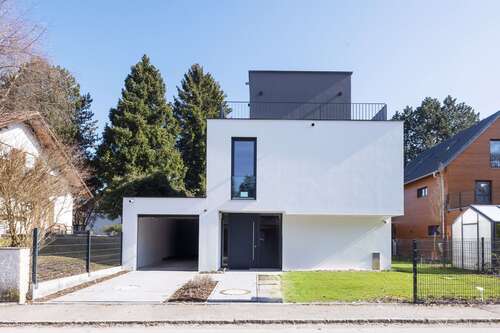 Foto - Haus zum Kaufen in München 2.350.000,00 € 250 m²