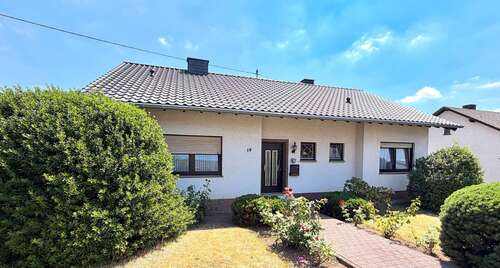 Foto - Haus zum Kaufen in Ettringen 298.000,00 € 120 m²