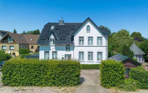 Foto - Haus zum Kaufen in Heikendorf 1.530.000,00 € 245 m²