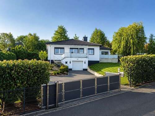 Foto - Haus zum Mieten in Asbach 1.950,00 € 174 m²