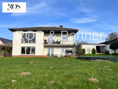 Foto - Haus zum Kaufen in Hessisch Oldendorf 349.000,00 € 200 m²