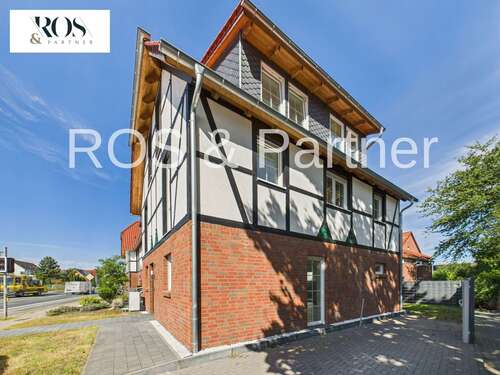 Foto - Haus zum Kaufen in Isernhagen 649.000,00 € 185 m²