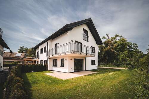 Foto - Haus zum Mieten in Stephanskirchen 2.150,00 € 102.53 m²